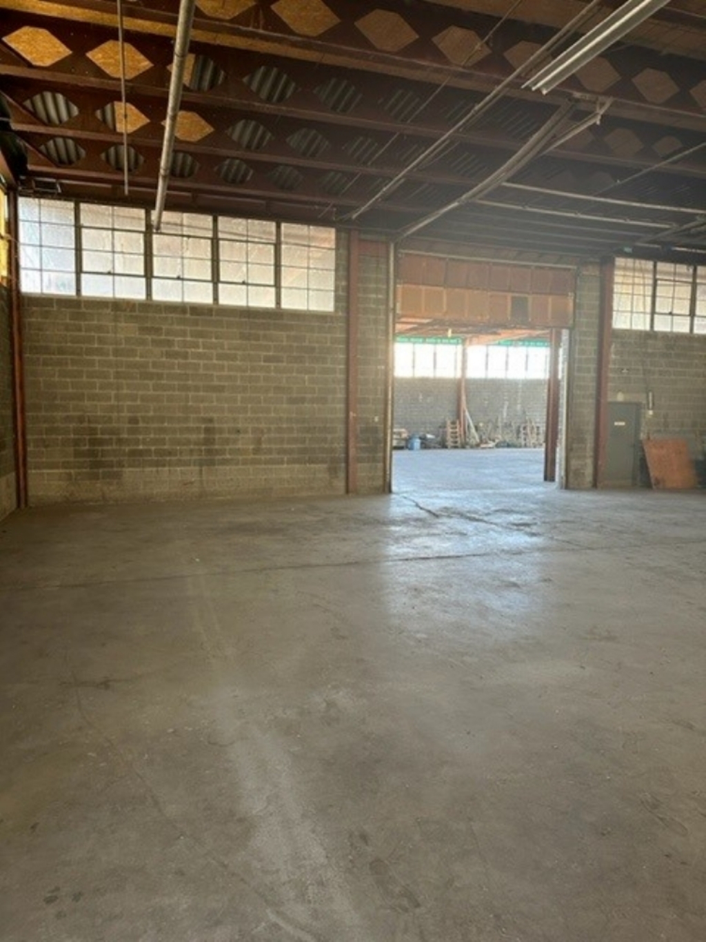 Available: 25,715 SF